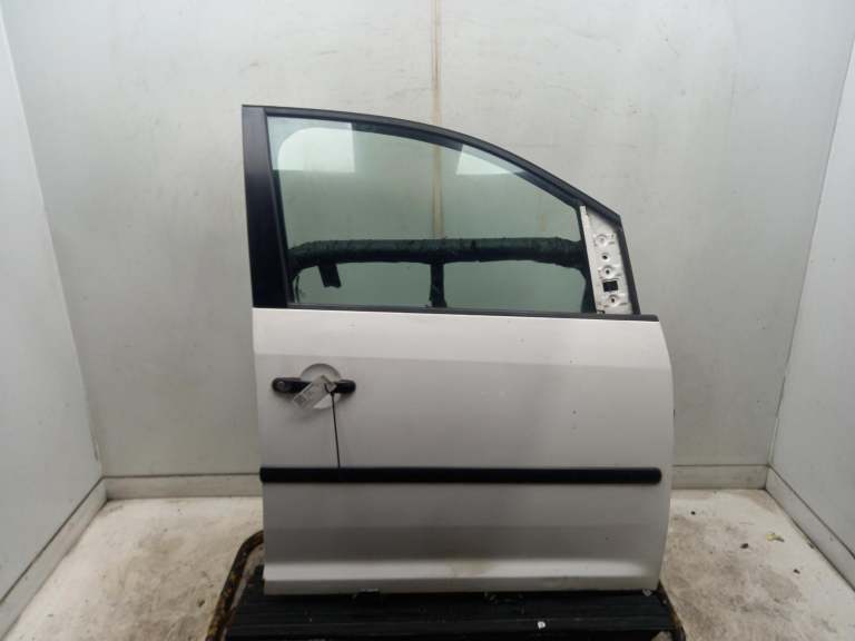 Volkswagen Caddy Right Front Door O/S 2004-2015 B9a 5 Door Van 2k0831056b