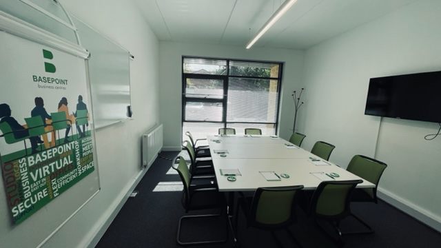 Large Office Space for Rent in HAYWARDS HEATH RH161UA With Flexible Layout