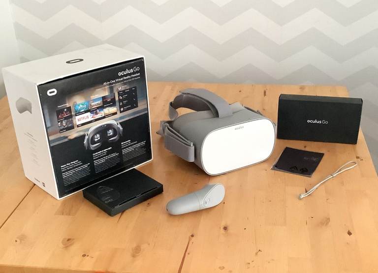 OCULUS GO 64GB virtual reality headset 3d movies & Games