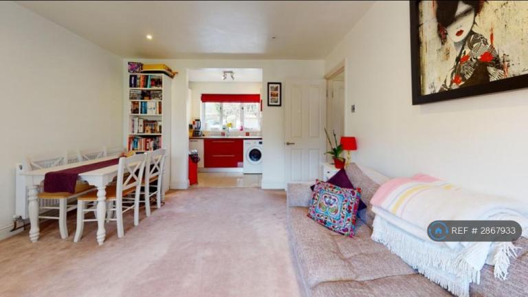 1 bedroom flat in Bury Green, Hemel Hempstead, HP1 (1 bed) (#2867933)