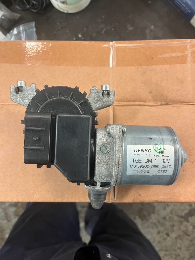 Genuine Fiat 500 Front Wiper Motor