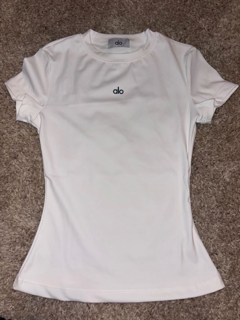 White alo t shirt - brand new - never worn 