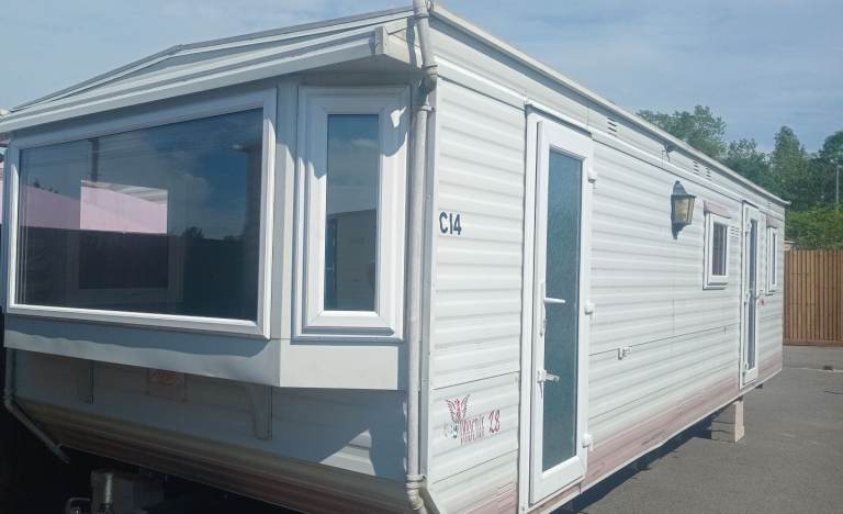 Loverly 2 bedroom winter pack static for rent in the aldermaston reading are