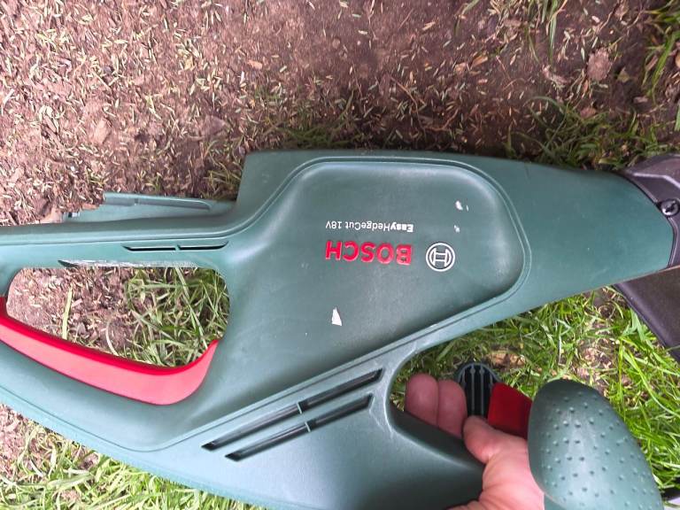Bosch EasyCut 18V Cordless Hedge Trimmer - FAULTY / SPARES OR REPAIR
