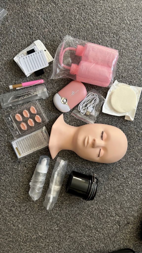     Eyelash Extension Training Kit / Beauty Practice Set