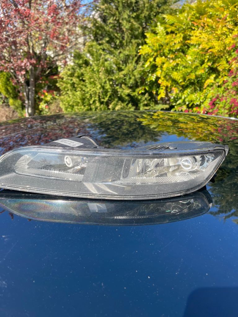 Porsche 997 series 1 (2005-2011) pair (2x) front fog lamps.