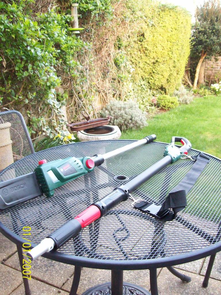 Bosch Universal Chainpole 18 cordless telescopic pruner