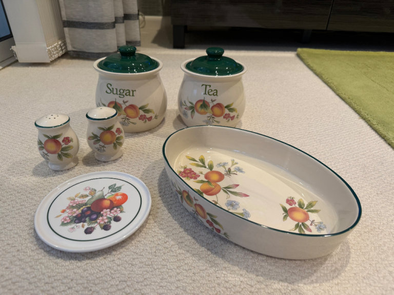 Cloverleaf Peaches and Cream Set 