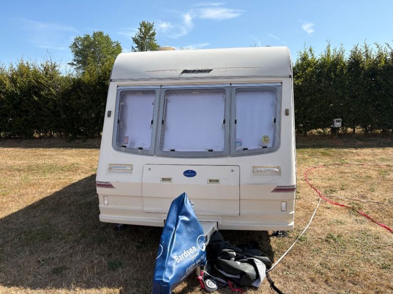 Bailey Pageant Champagne – 4 Berth Caravan | £2,200 | Ready to Go!