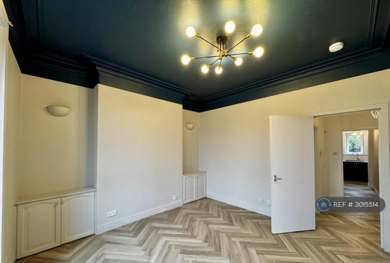 1 bedroom flat in Menzies Road, Aberdeen, AB11 (1 bed) (#3015514)