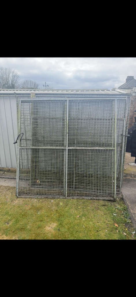 Galvanised dog run panels 