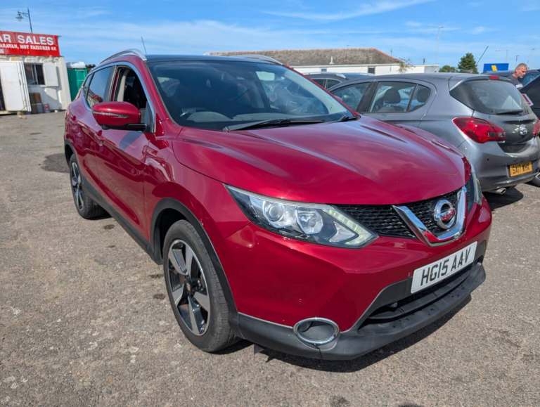 2015 Nissan Qashqai 1.2 DiG-T N-Tec+ 5dr HATCHBACK Petrol Manual