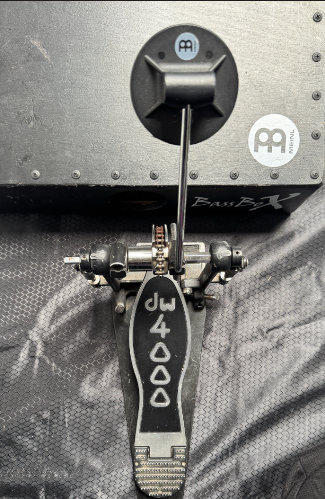 DW 5000 single bass drum pedal & Meinl BassBoX 