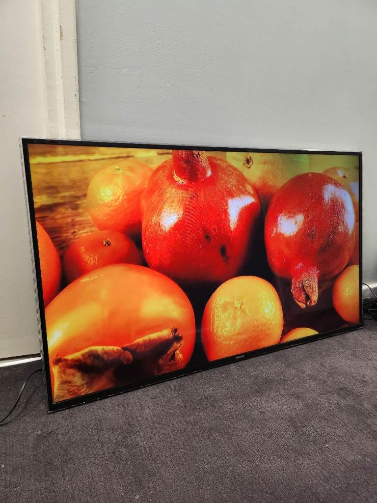 50 inches Samsung SMART HDR LED WiFi TV with REMOTE £135
