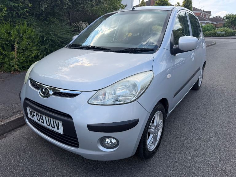 Hyundai, I10,SUNROOF HEATED SEATS PARKING SENSORS £35 Road Tax 12 months MOT 