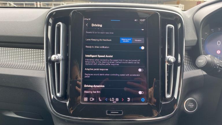 2024 Volvo XC40 2.0 B4P Plus Dark 5dr Auto Petrol Estate Estate Petrol Automatic