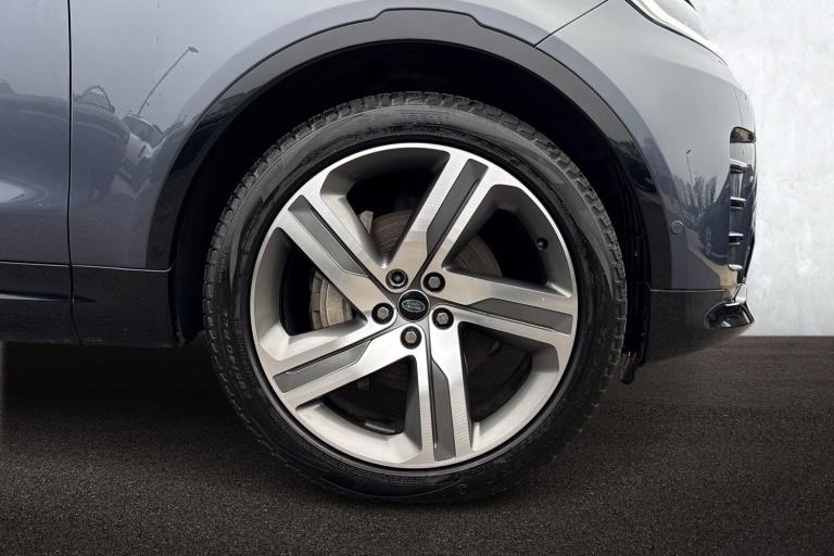 2024 Land Rover Discovery 3.0 D300 Dynamic HSE 5dr SUV DIESEL Automatic