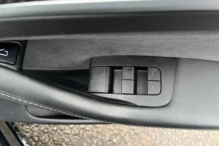 2021 Tesla Model 3 Long Range AWD 4dr Auto SALOON ELECTRIC Automatic