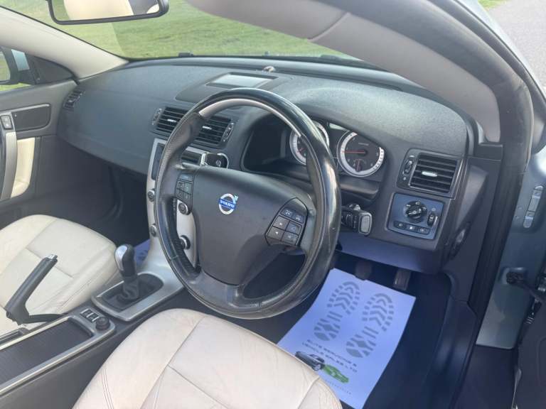 VOLVO C70 2.0 D3 SE Lux 2010