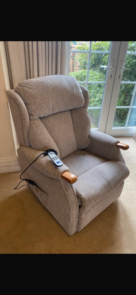 Celebrity recliner 