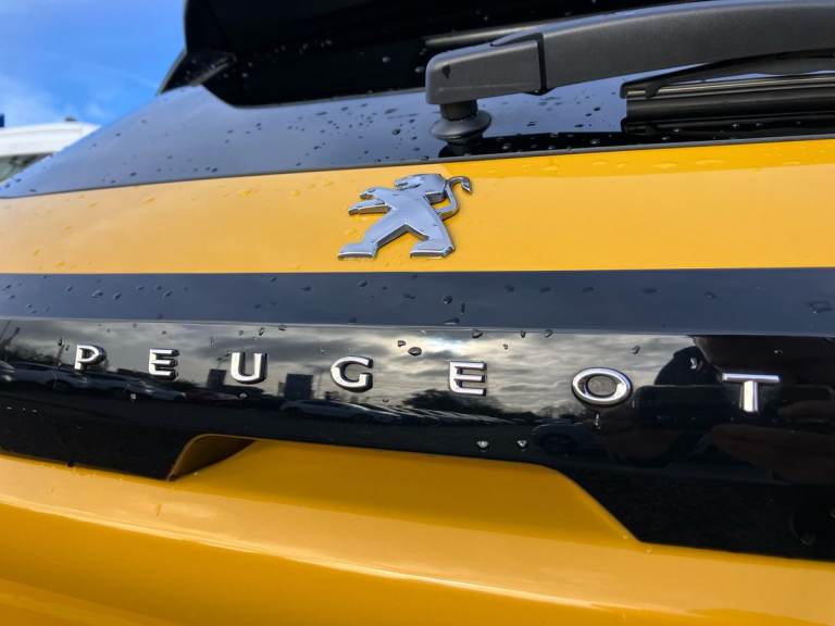 2023 Peugeot 208 1.2 PureTech 100 GT 5dr Hatchback PETROL Manual