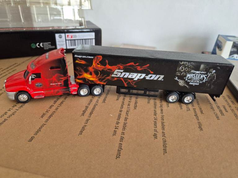 Snap On Tractor Trailer 1:64 Scale