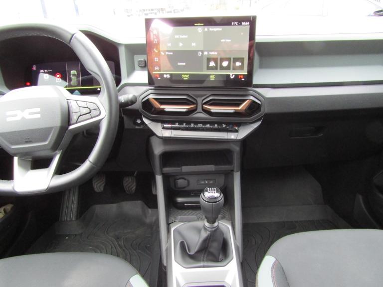  Dacia Bigster 1.2 TCe 140 EXTREME MHEV MILD HYBRID EURO 6 (s/s) LEFT HAND DRIVE  SUV Petrol Manual