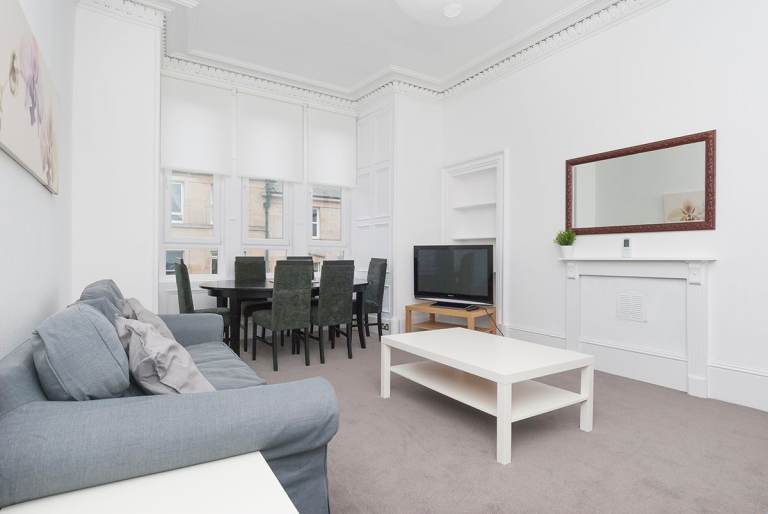 Fantastic, 3-bedroom, 2nd floor, HMO flat near Fountainbridge – available July