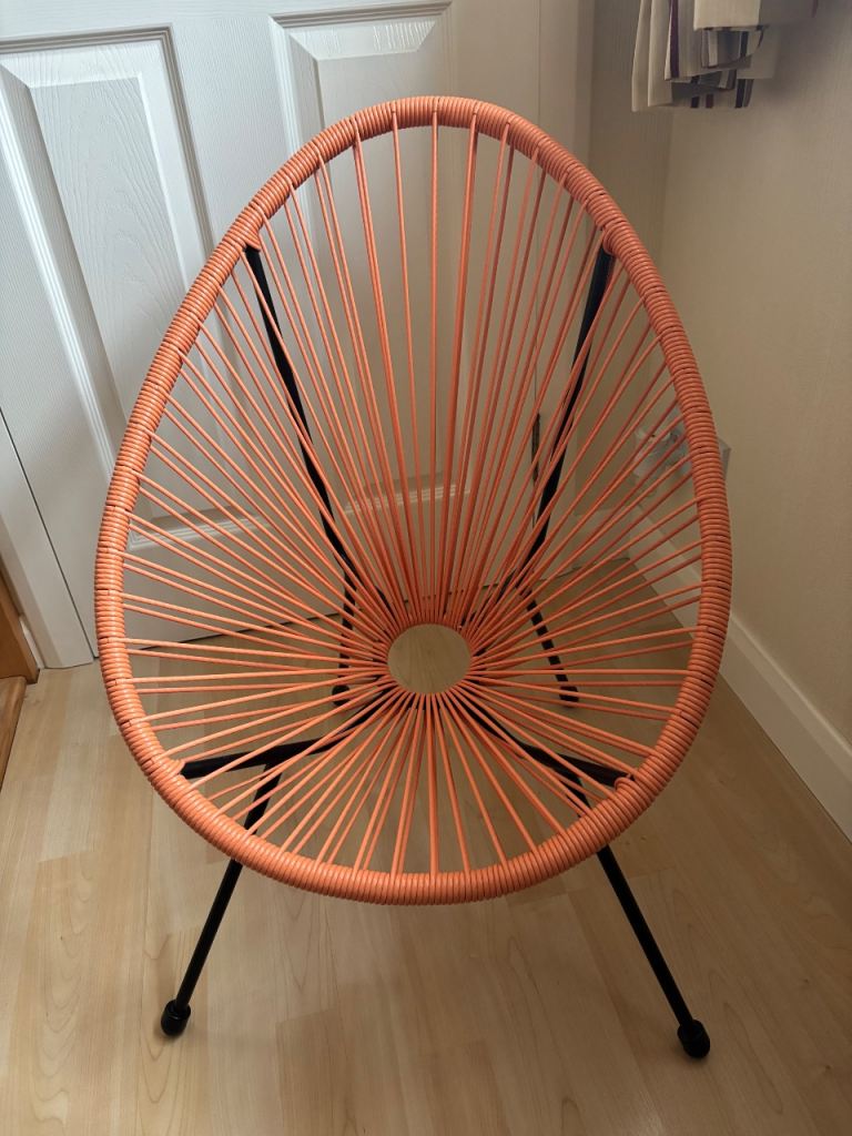 Small orange egg style string garden chair x1