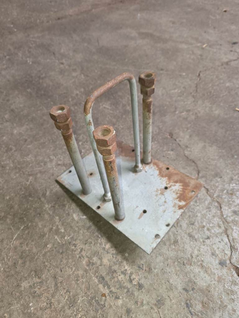 Land Rover wheel carrier 