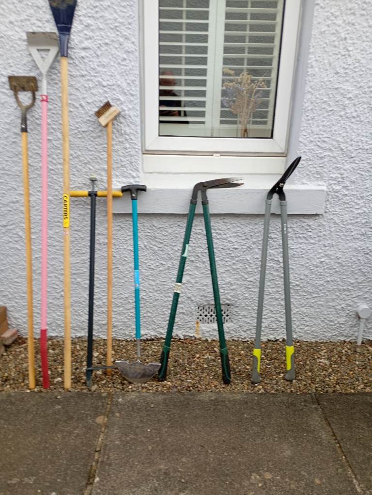 Large Job Lot of Garden Tools – Shovels, Forks, Hoes & More