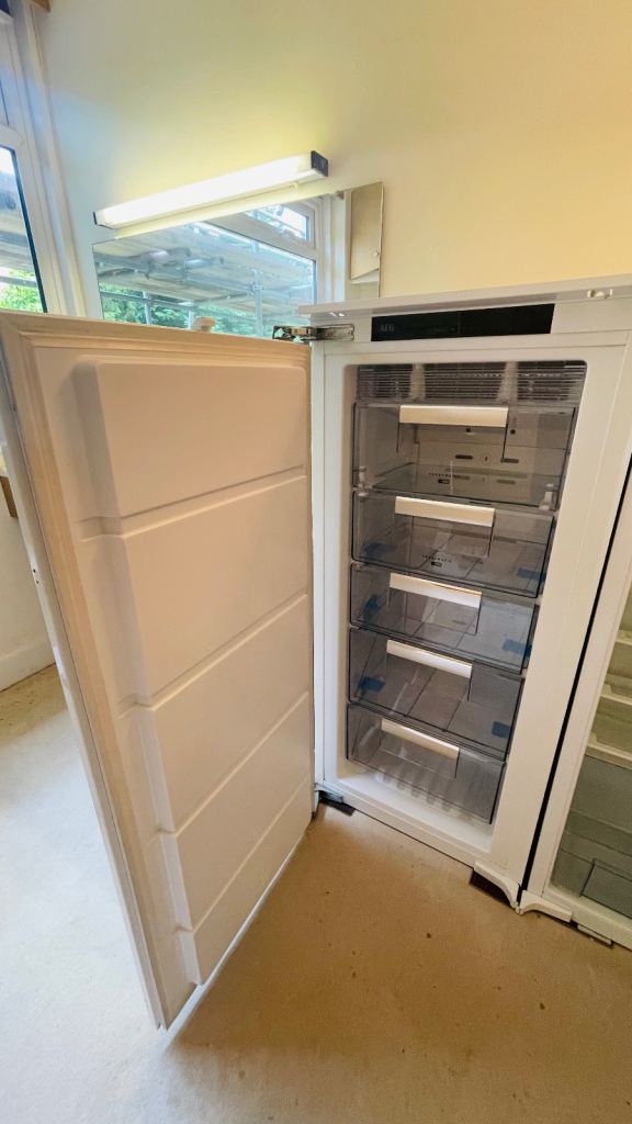 AEG Integrated Freezer