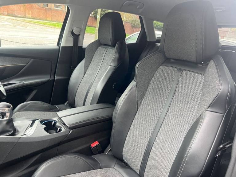 2019 Peugeot 3008 1.5 HDi Allure  HATCHBACK Diesel Manual