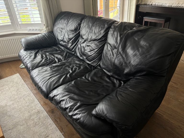 Black leather 3 seater sofa 