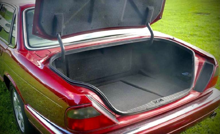 Jaguar 3.2 Exclusive 1996 ( 50’000 mls ) 