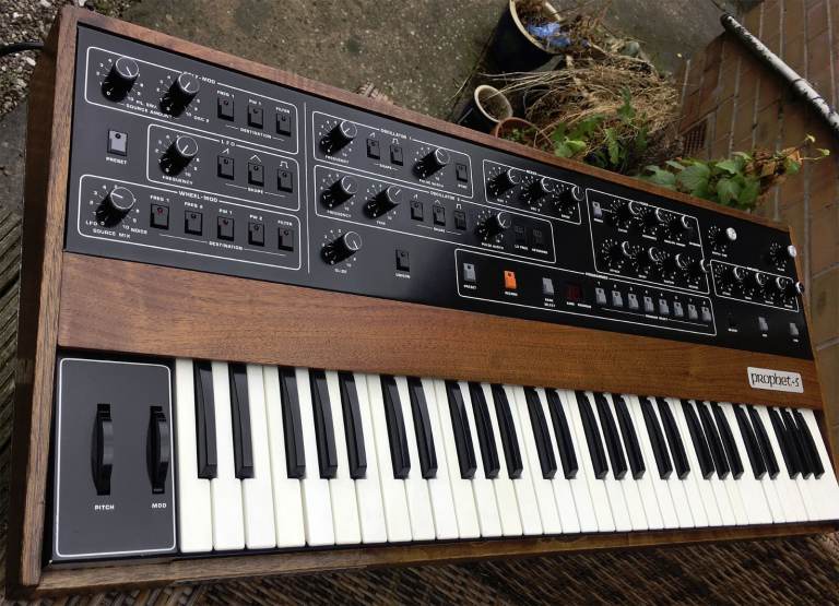 Sequential Circuits Prophet 5 rev2 + MIDI + Manual (1979)