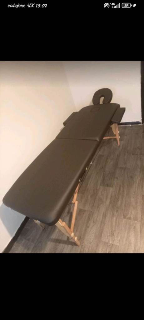 Massage table ( portable) 