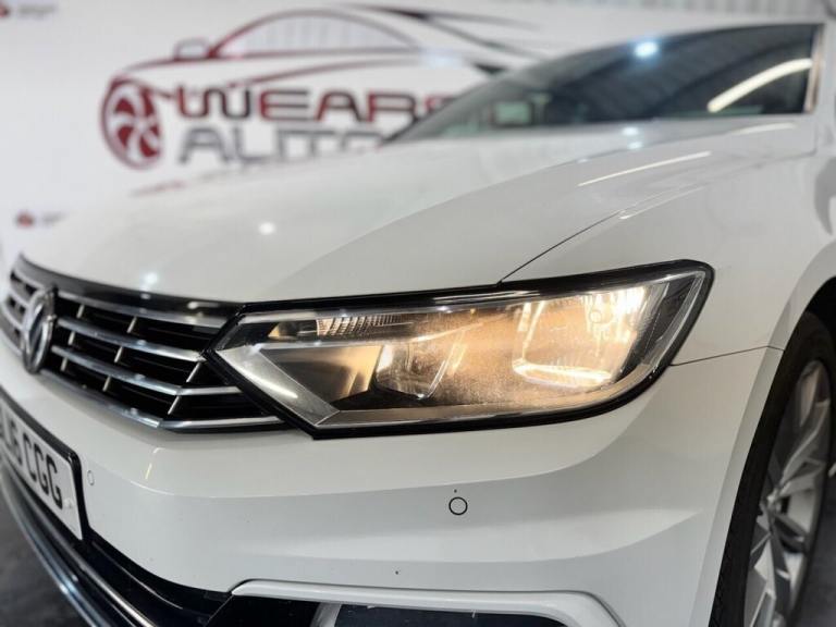 2016 Volkswagen Passat 2.0 TDI BlueMotion Tech R-Line Saloon 4dr Diesel DSG Euro 6 (s/s) (190 ps)...