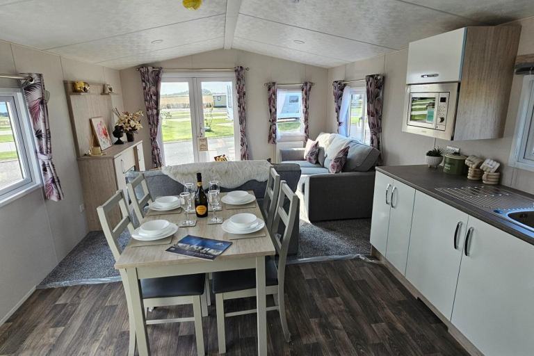 delta saffron deluxe in Hornsea  - Lodge / Caravan 