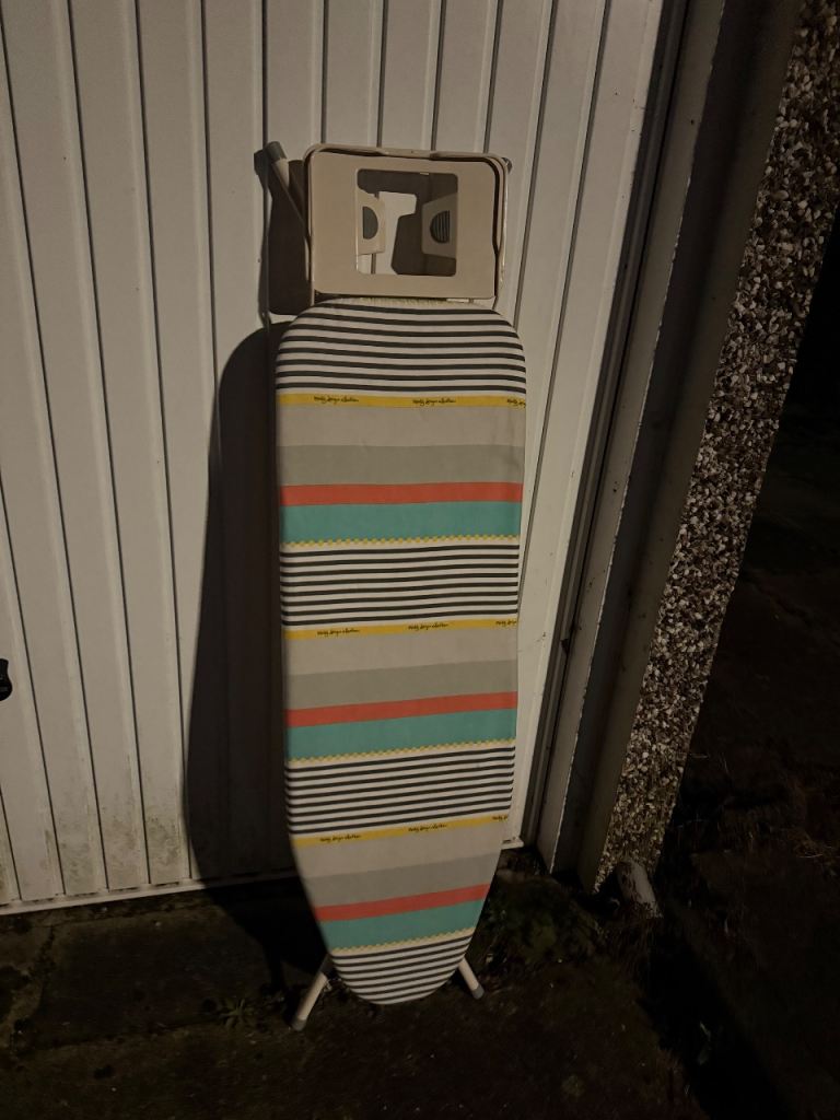 Ironing board 