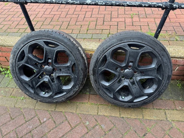 Ford ST alloys 18inch with four new tires 
