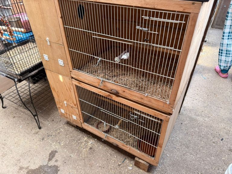 2 bird breeding cages 