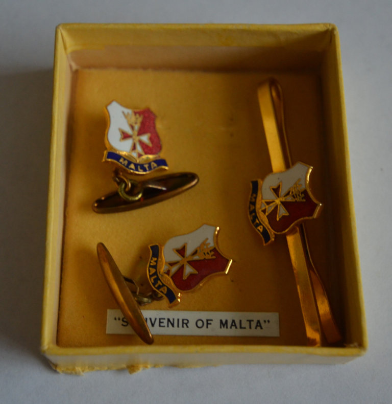 SOUVENIR OF MALTA  CUFFLINKS AND TIE CLIP SET
