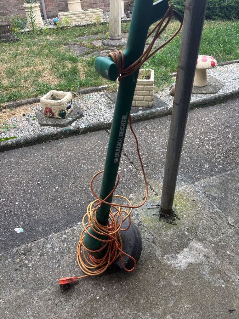 BLACK+DECKER Grass Trimmer 