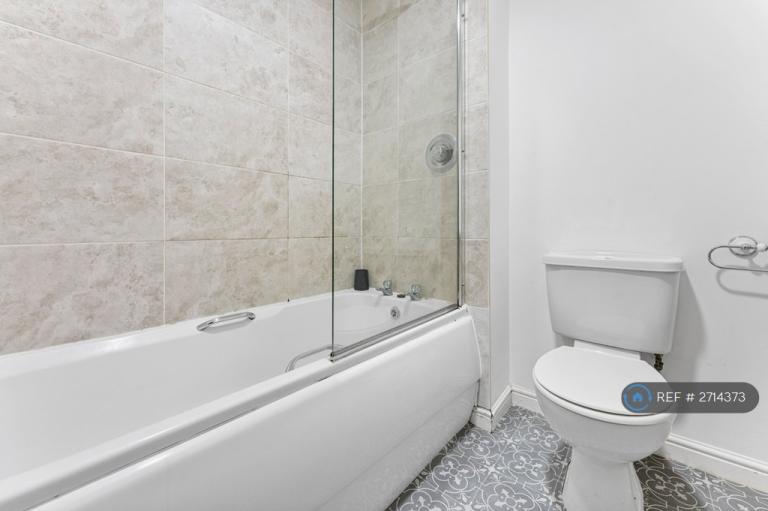 2 bedroom house in Greendale Drive, Radcliffe, M26 (2 bed) (#2714373)