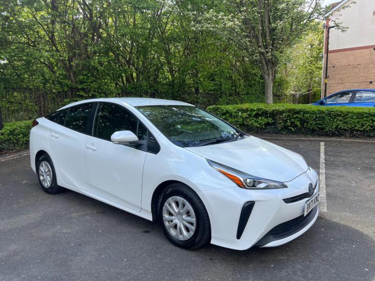  Toyota Prius 1.8 VVT-h Business Edition CVT Euro 6 (s/s) 5dr Petrol/Electric Hybrid Automatic