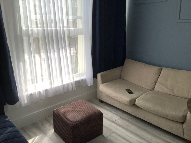 2 bed flat for rent in Kensington SW5