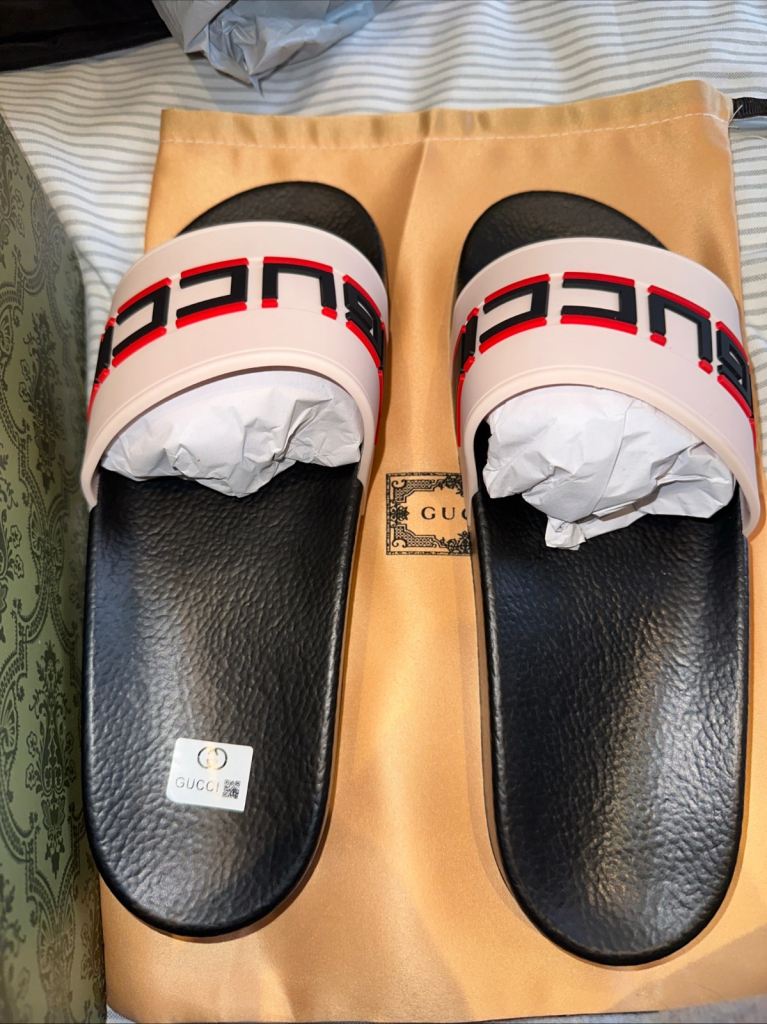 New Gucci Sliders – Black/Light Pink with Box