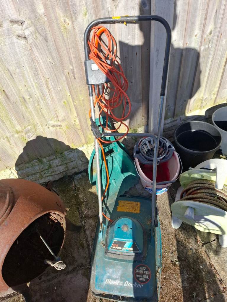 Black & Decker electric lawnmower flymo