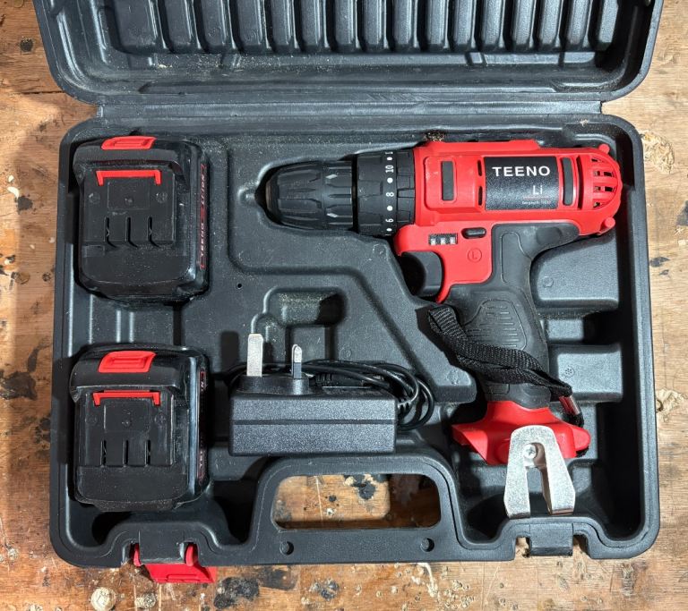 Drill with spare battery